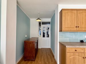 Kitchen- click for photo gallery